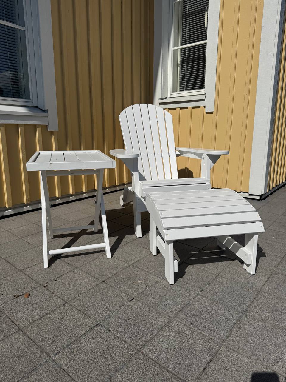 Adirondack-tarjoilupöytä – Tyyliä ja käytännöllisyyttä ulkojuhliin!