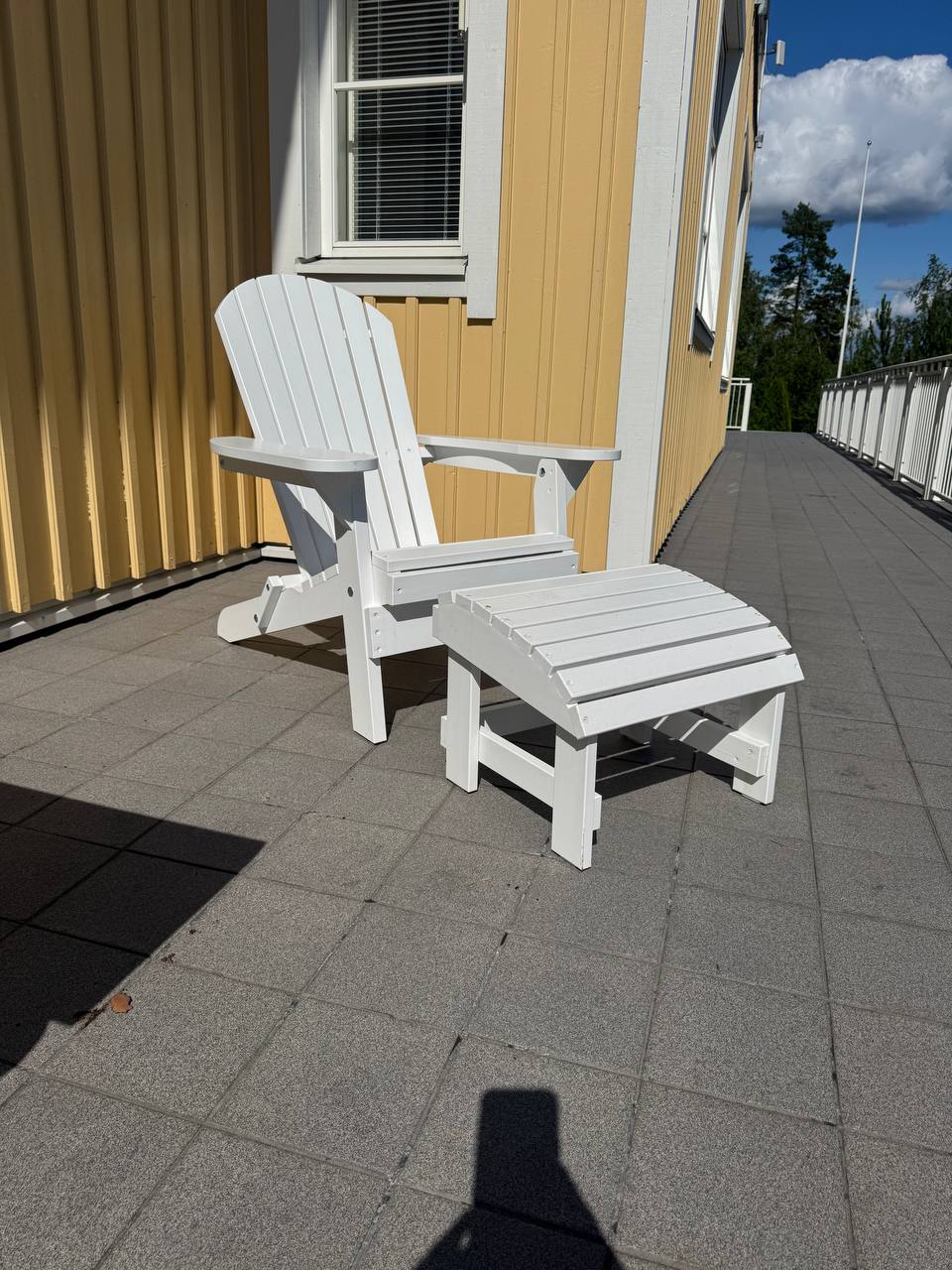 Adirondack-jalkarahi – Rentoutumista modernilla tyylillä!